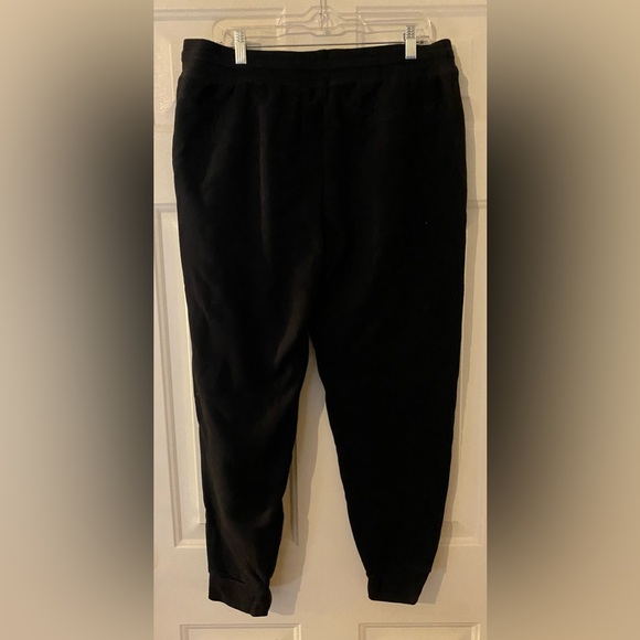 Like New XL Mens black super Soft fleece joggers. Hardly wore. Like New! - Picture 3 of 5
